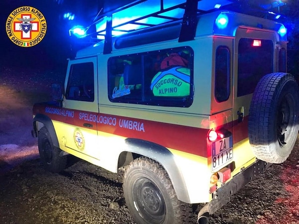 Coronavirus, fugge al divieto ed esce in moto: endurista in ospedale