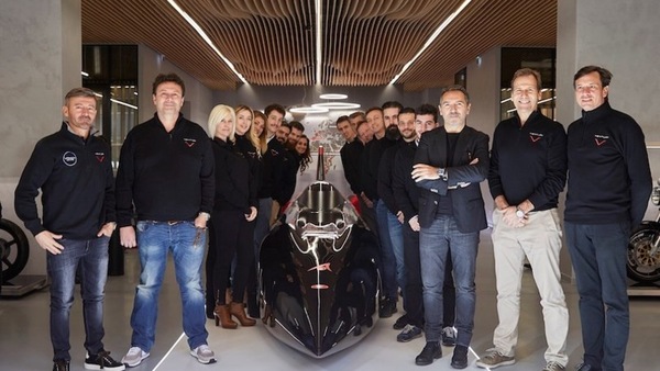 Coronavirus rovina i piani di Voxan e Max Biaggi: rinviato tentativo di record