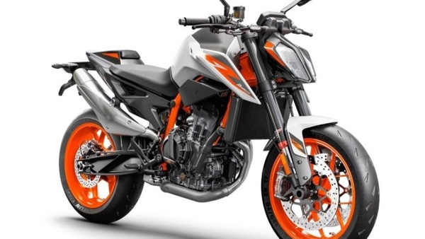 KTM: è l'ora della 890 Duke R