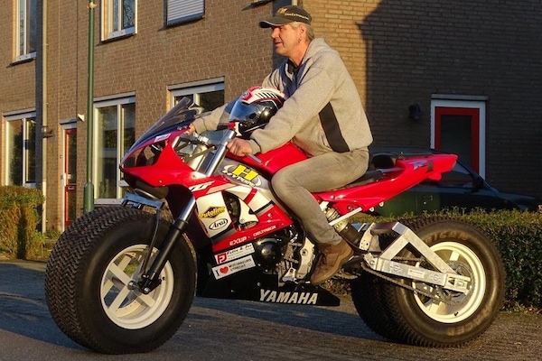 Verso il Polo Nord in sella a una Yamaha R1