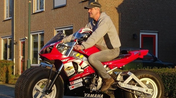 Verso il Polo Nord in sella a una Yamaha R1