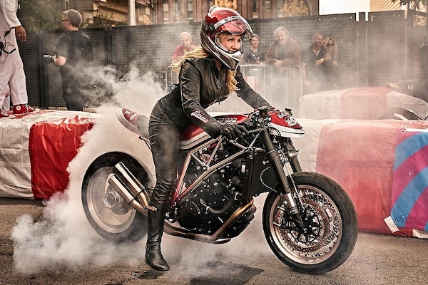 La KTM 1290 Super Duke R diventa una 'Caty M. Glam'