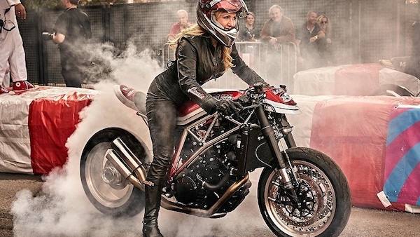 La KTM 1290 Super Duke R diventa una 'Caty M. Glam'