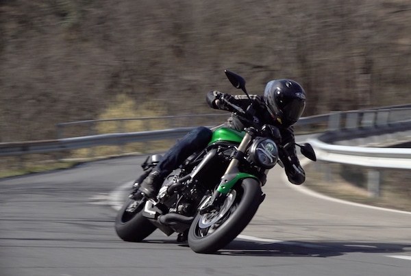 Lezioni di guida InMoto, parte 1: la posizione in sella