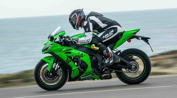 Kawasaki Ninja ZX-10 RR, LE FOTO DELLA COMPARATIVA