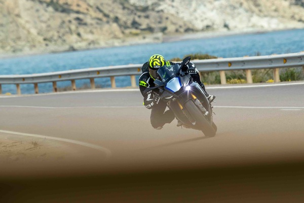 Yamaha YZF-R1 M, LE FOTO DELLA COMPARATIVA