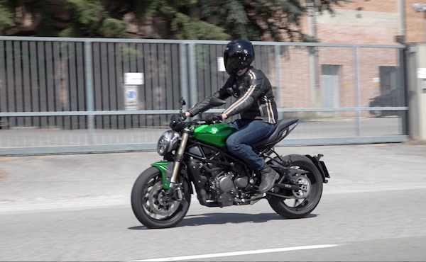 Lezioni di guida InMoto, parte 5: la frenata d'emergenza