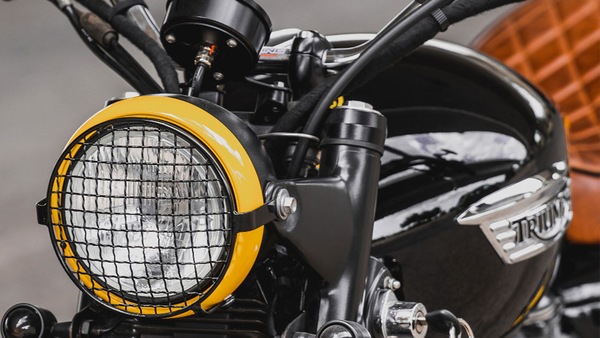 ‘Black & Yellow', ovvero la Triumph Scrambler Barbour