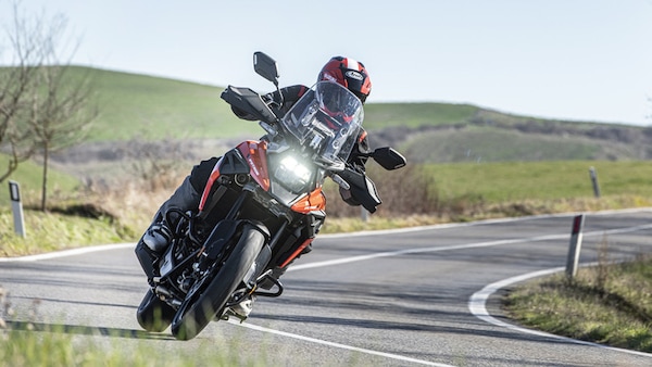 Andare in moto d’estate: il caldo non ci ferma