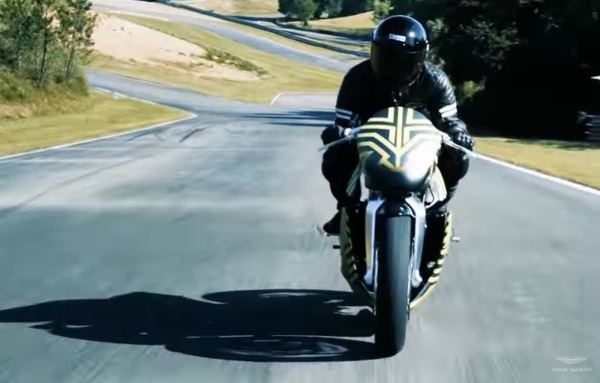 AMB 001 by Aston Martin e Brough Superior, test in pista VIDEO