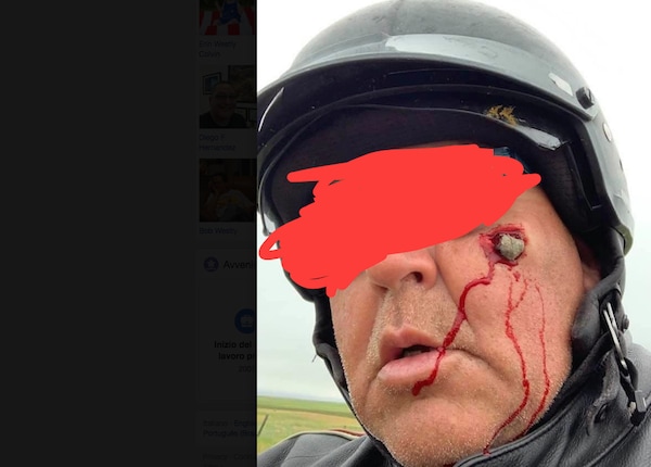 Visiera alzata o abbassata? La risposta choc di un motociclista su FB