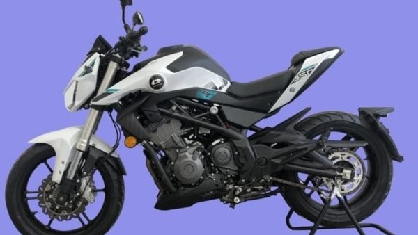 Il doppio volto della QJ350: Benelli 350, ma anche Harley-Davidson?