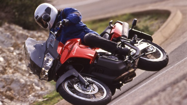 Rewind, Aprilia ETV 1000 Caponord: professione turismo