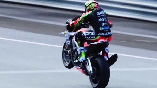 Aprilia Tuono V4 X: il lato "hooligan" della super naked VIDEO