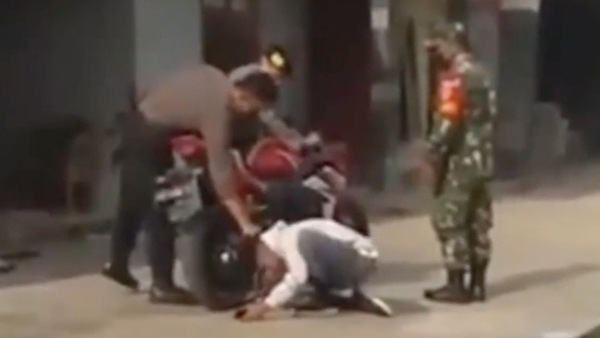 Moto rumorosa? L'orecchio diventa (di forza) un "fonometro" VIDEO