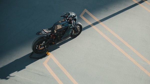 Deus & Zero, la sportiva custom 100% elettrica