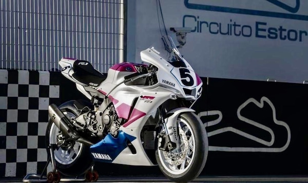 Yamaha R1 "Piro Replica": all'Estoril la moto tributo a Fabrizio Pirovano