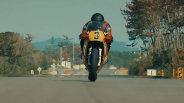 Suzuki RG Gamma XR35, la 500 ritorna in pista! VIDEO