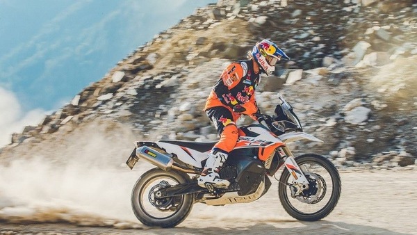 KTM 890 Adventure R Rally: moto esaurite in due giorni