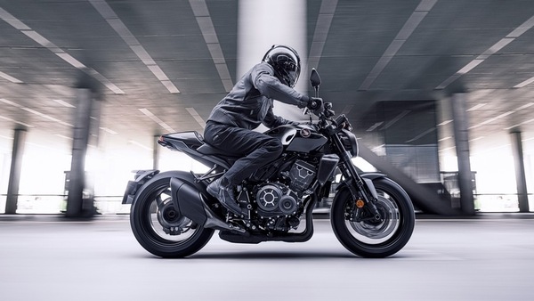 Honda CB1000R 2021: evoluzione maxi-naked