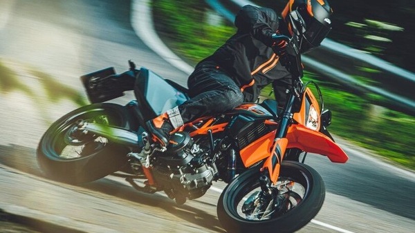 KTM 690 Enduro R e 690 SMC R: più divertimento nel 2021