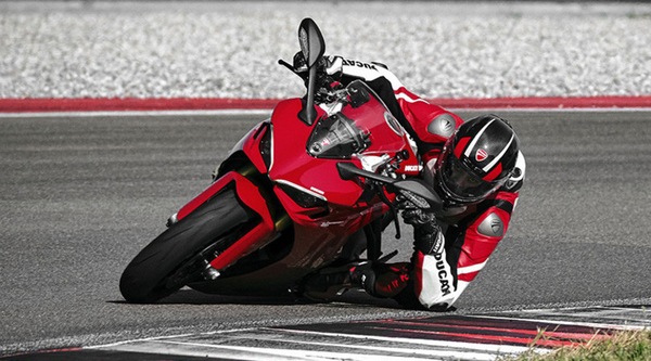 Nuova Ducati Supersport 950: la sportiva per tutti
