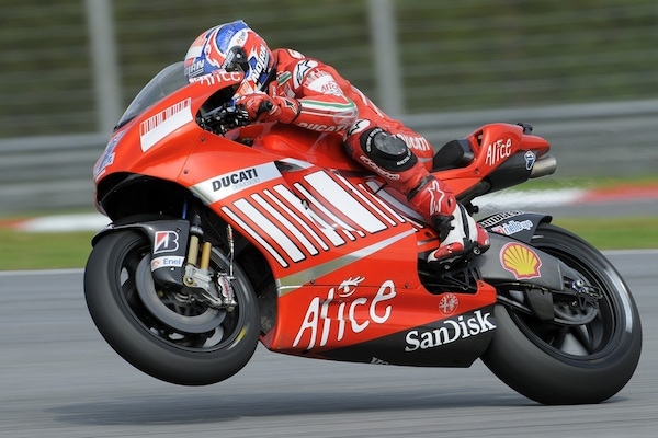 A Natale regalati una MotoGP: la GP8 Ducati di Stoner e Melandri