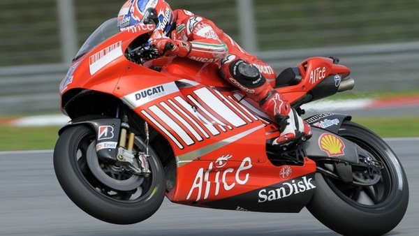 A Natale regalati una MotoGP: la GP8 Ducati di Stoner e Melandri