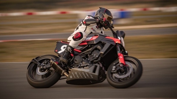 Yamaha Yard Built, il kit Bottpower trasforma la XSR900 nella XR9 Carbona