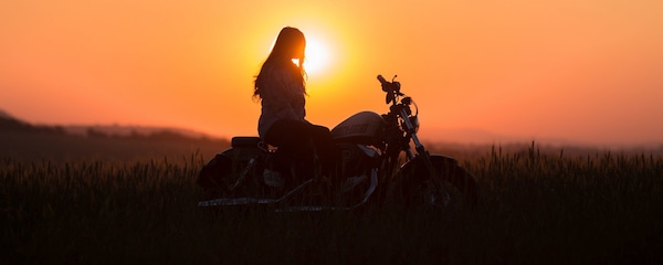 Perchè ci piace guidare la moto?