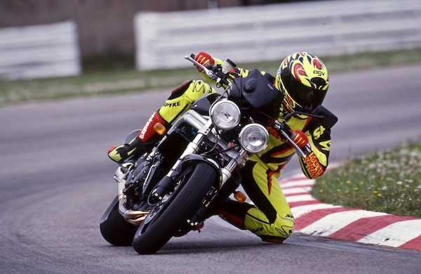 Rewind, Triumph Speed Triple T509: sguardo inconfondibile