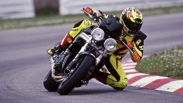 Rewind, Triumph Speed Triple T509: sguardo inconfondibile