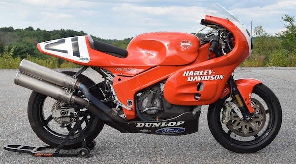 Rewind, Harley-Davidson VR 1000: folle idea per la Superbike