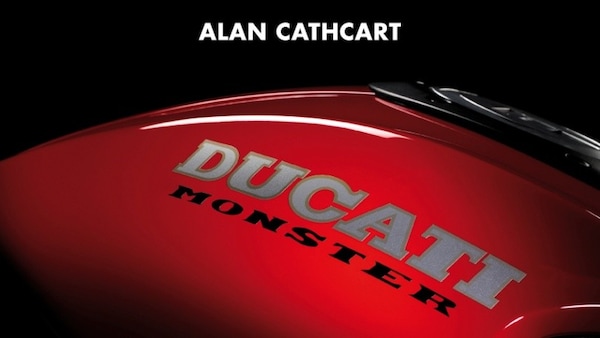 “Ducati Monster”: il libro di Alan Cathcart celebra il mito di Borgo Panigale