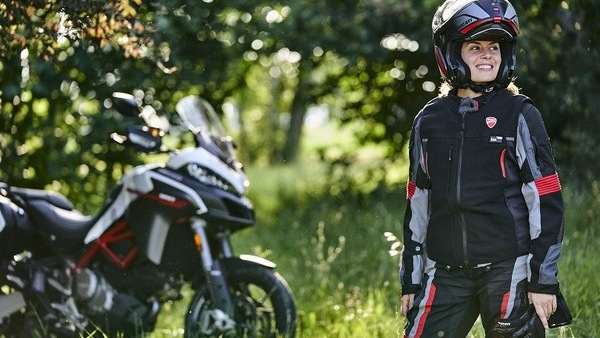 Ducati, più protezione con la Smart Jacket