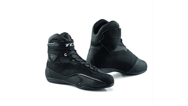 TCX Zeta WP: stivaletto da moto per ogni occasione