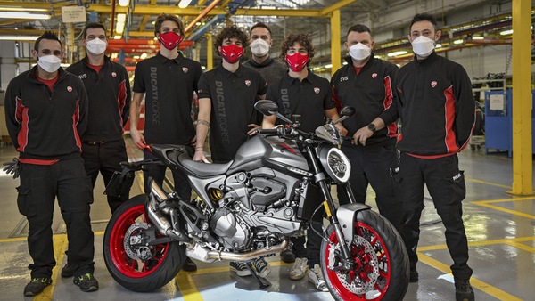 Ducati Monster, produzione al via con i piloti MotoGP
