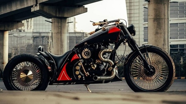 Royal Enfield 500, la "Queen" dei bobber