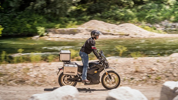 Le moto elettriche dovrebbero fare rumore?