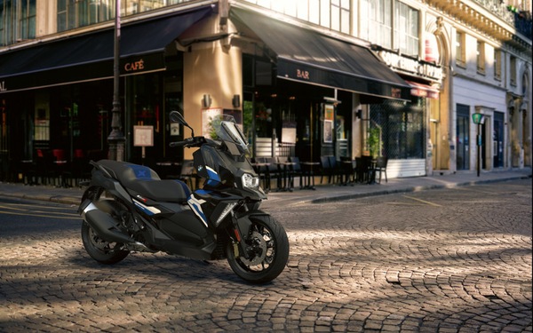 BMW C 400 X e GT, scooter rinnovato per il 2021