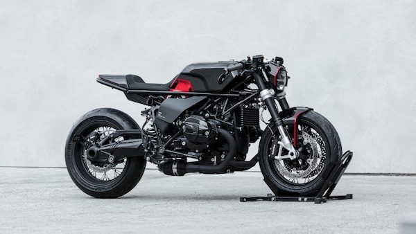 BMW R nineT, spigolosa e aggressiva con il kit di Hookie Co
