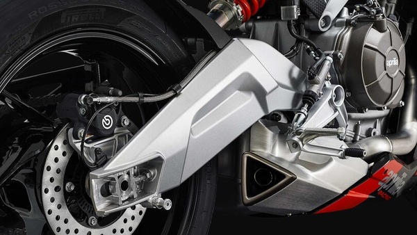 100 CV per 200 kg, è la regola aurea del motociclismo?