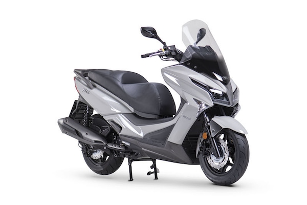 Kymco X-Town 300i: Euro 5 e non solo per lo "scooterone" di Taiwan
