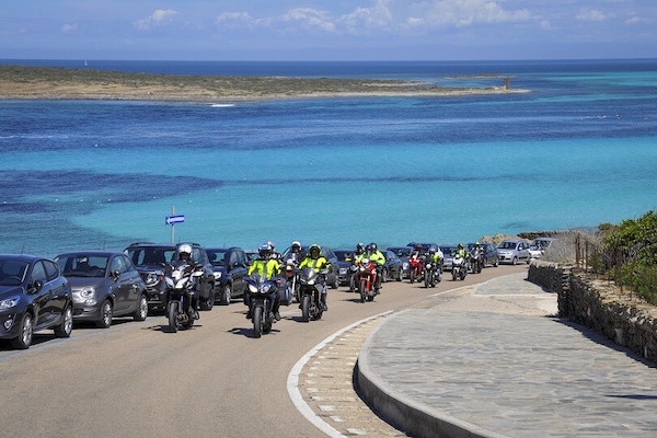 "On the road, on the beach": il raid in Sardegna con In Moto