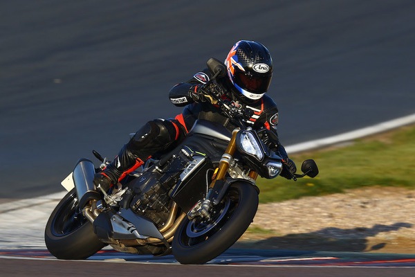 Prova Triumph Speed Triple 1200 RS: Dio salvi la regina
