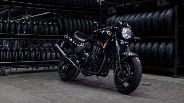 Triumph Speed Triple 1200: storia di una streefighter all'inglese