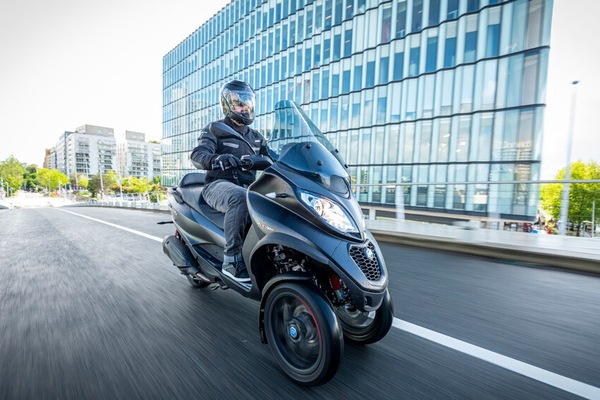 Test Piaggio MP3 400 hpe: i voti del SottoEsame!