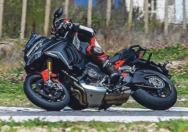 Ducati Multistrada V4, la Pikes Peak scalda i muscoli