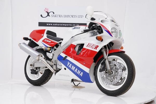 Yamaha FZR 750R OW01, all'asta raro esemplare del 1989