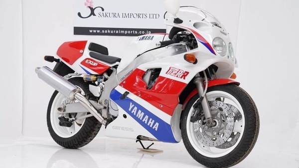 Yamaha FZR 750R OW01, all'asta raro esemplare del 1989